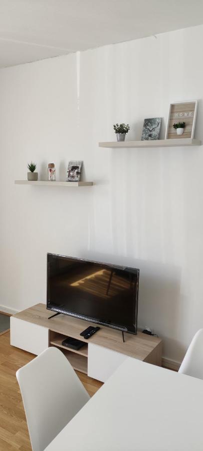 Le Barbatre Apartment Reims Luaran gambar